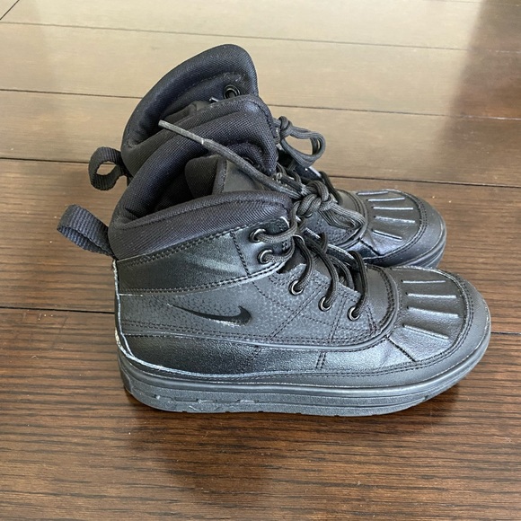 Nike Woodside 2 High Boots - Picture 2 of 6